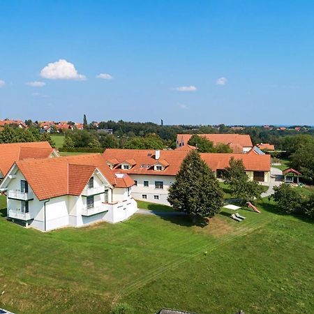 Hotel Sonntagsberg Hof Familie Fiedler Bad Waltersdorf Exterior foto